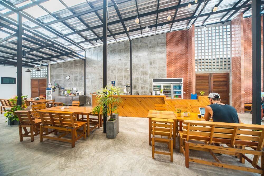 ChillHub Hostel Phuket 2