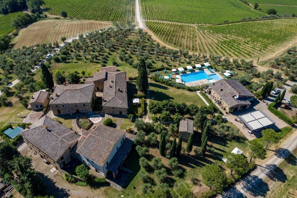 Relais Riserva di Fizzano 1