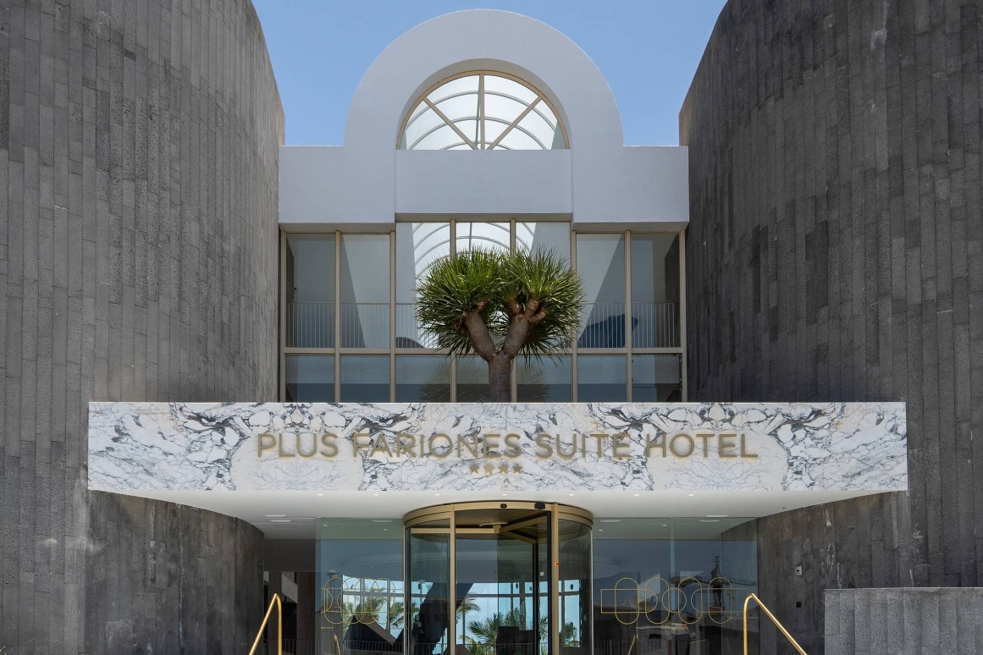 Plus Fariones Suite Hotel 2