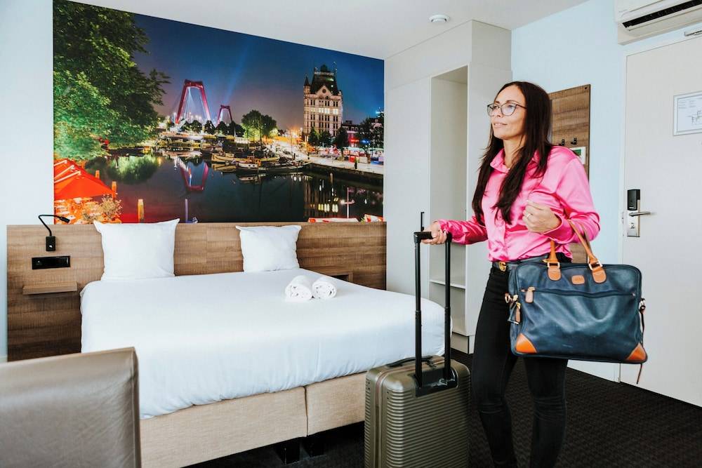 Rotterdam Teleport Hotel 1