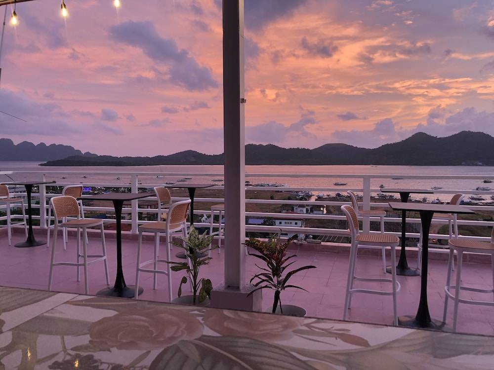 Sunburn Suites Coron 1