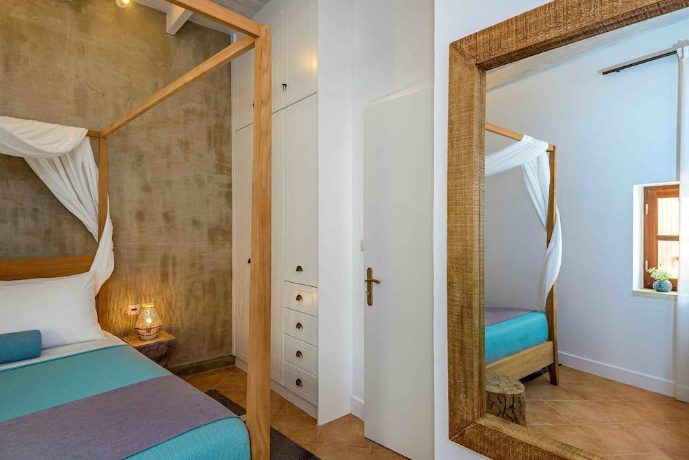 Lithinon Luxury Suites 2