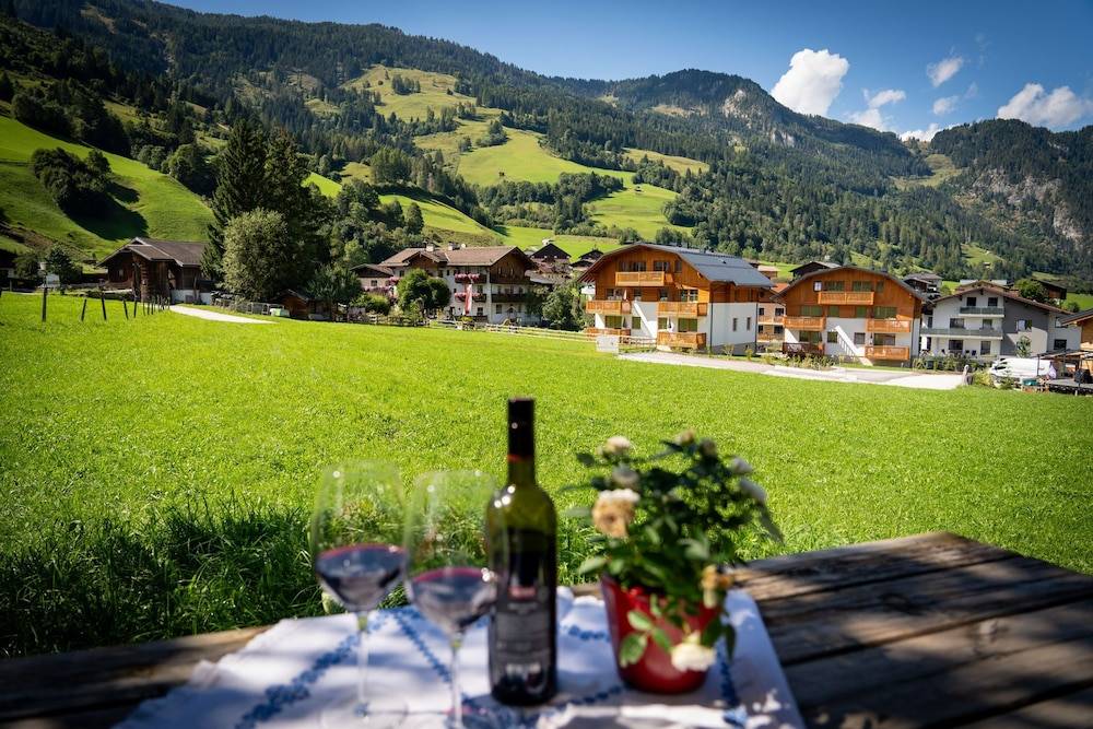 Bauernhofhotel "die Unterbergerin" - Zimmer mit Frühstück und Ferienwohnungen in Gastein mit GRATIS Thermeneintritt 1