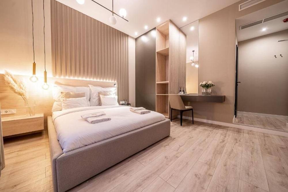 Karoly Boutique Suites, Best Location by BQA 1