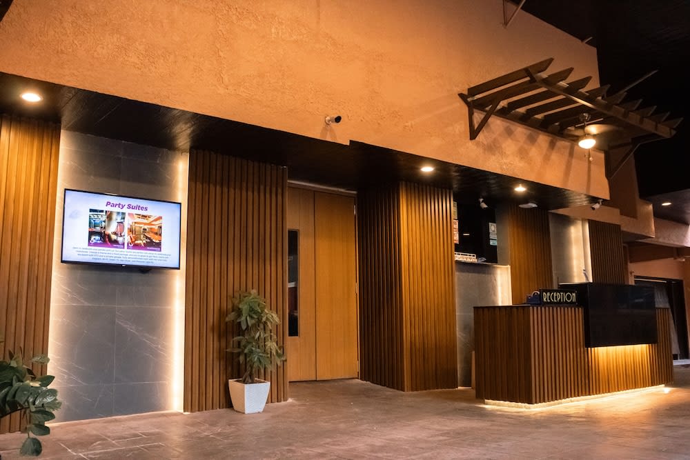 Hotel Ava Cuneta 1