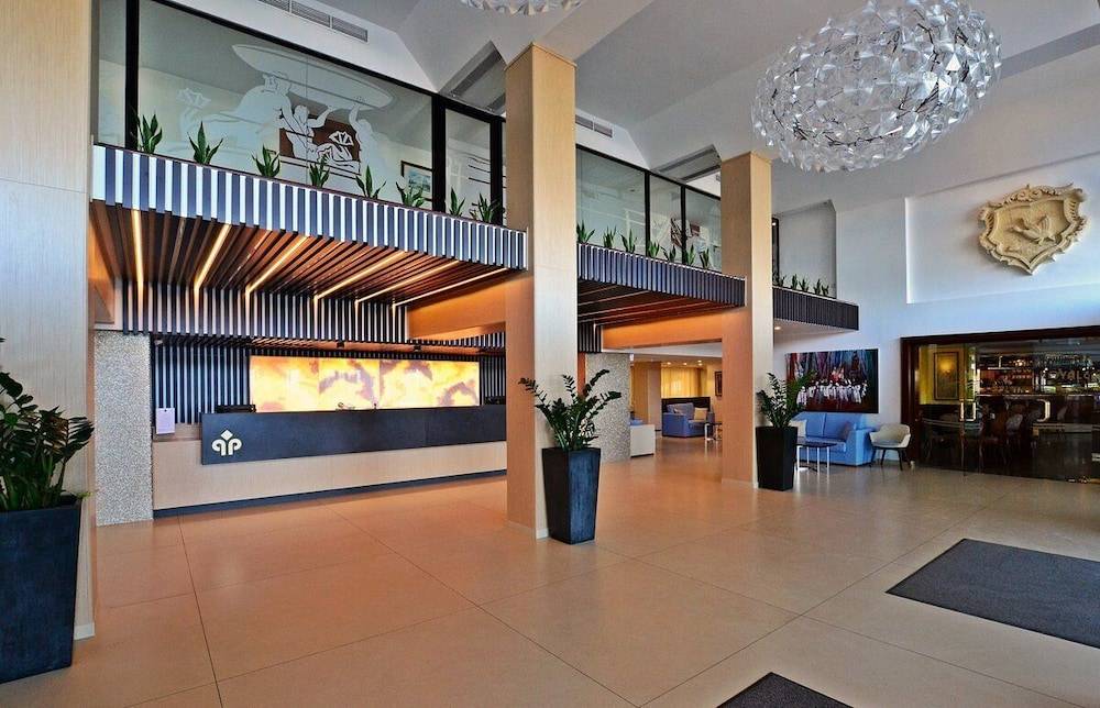 QAWRA Palace Resort & SPA 2