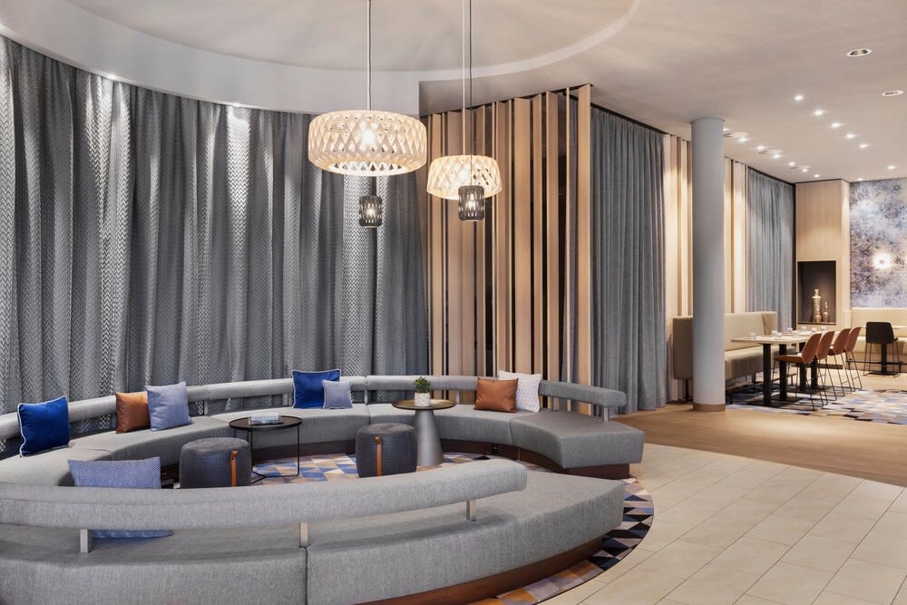 Courtyard by Marriott Basel 2
