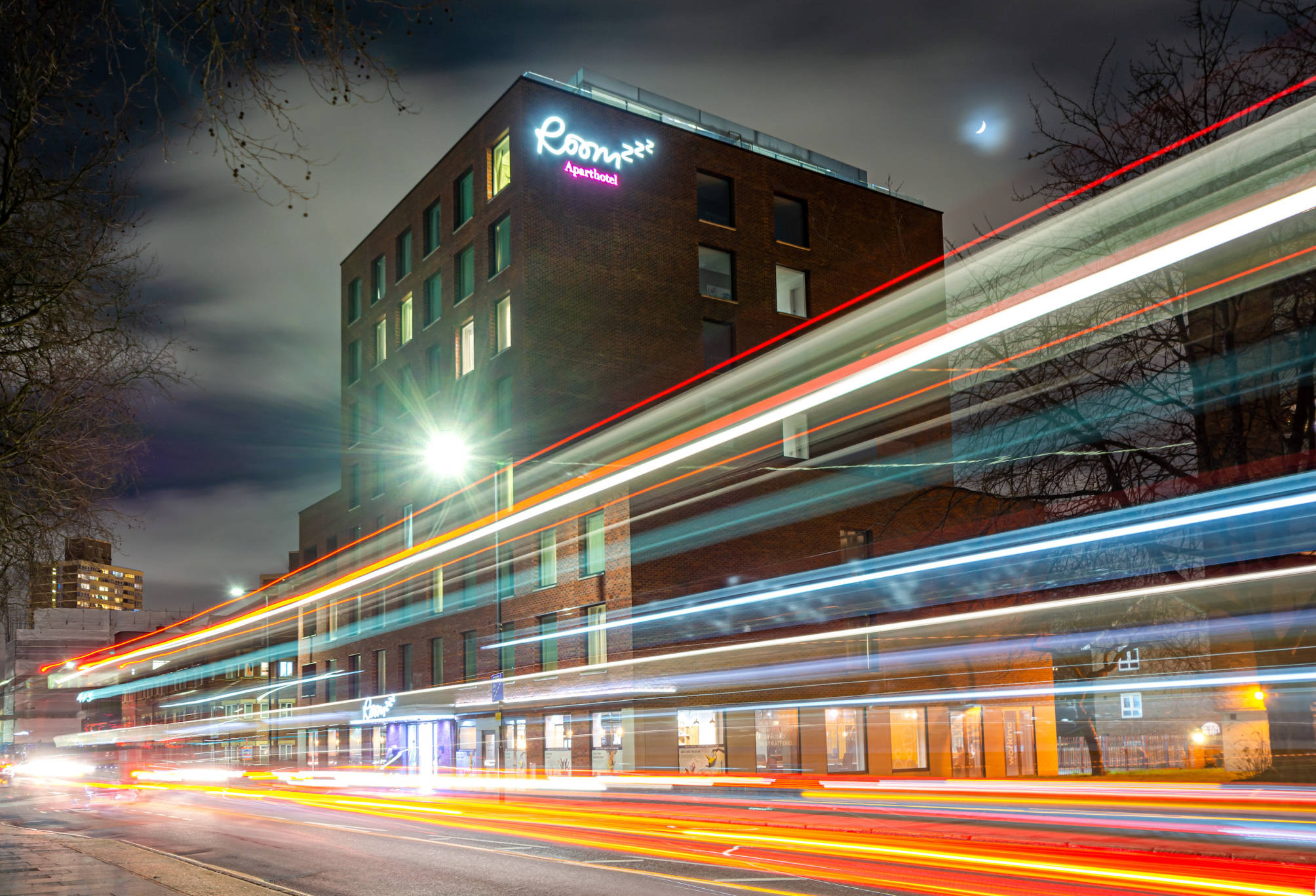 Roomzzz London Stratford 1