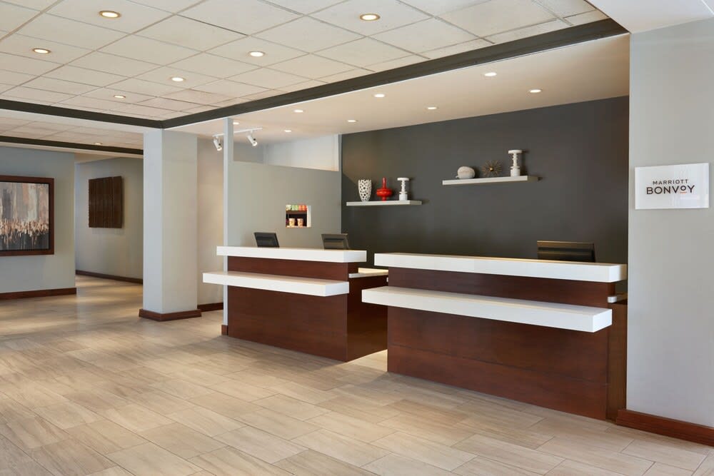 Courtyard by Marriott Ottawa Downtown 2