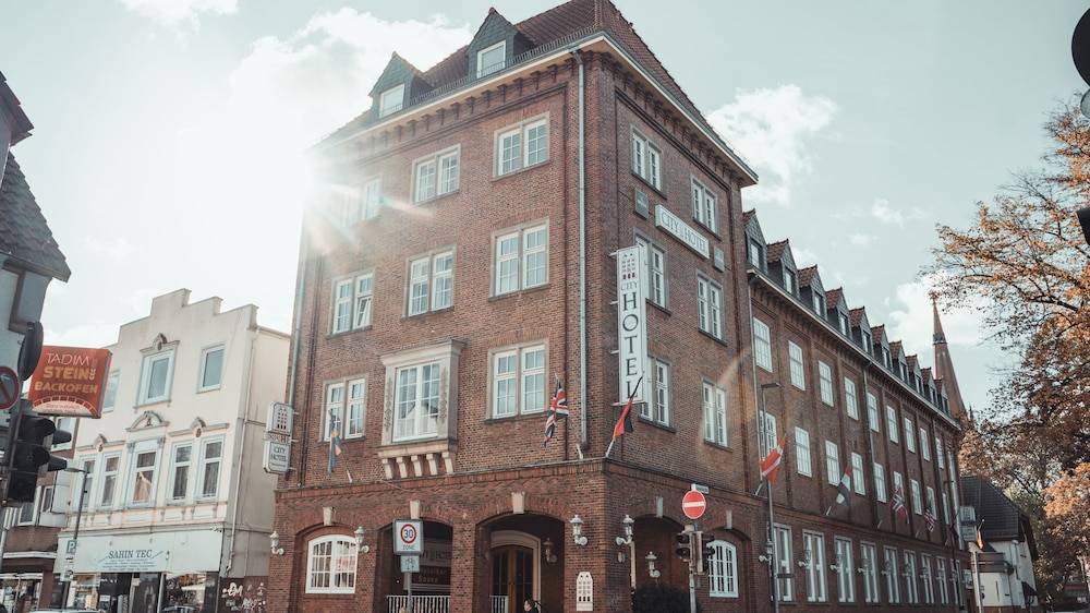 City Hotel 1