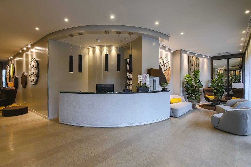 Welcome Hotel 1