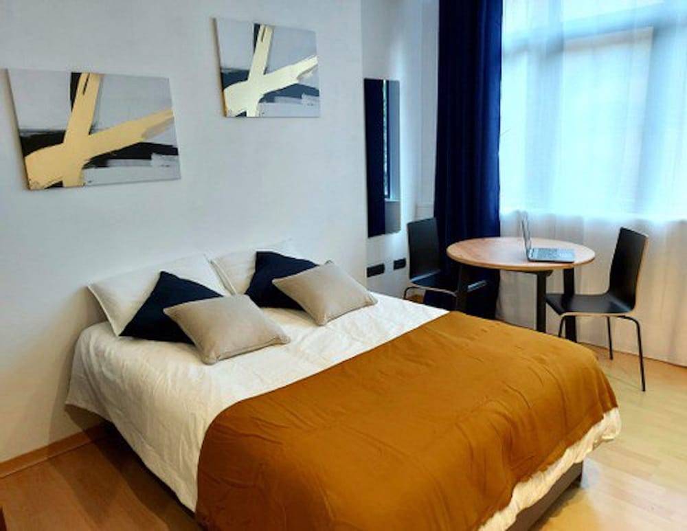 Holidays2Malaga City Center Apartments 1