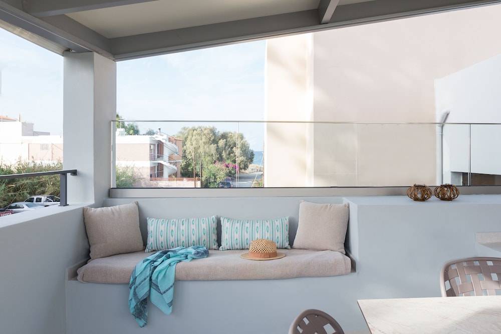 Antigoni's Seaside Lodge 1