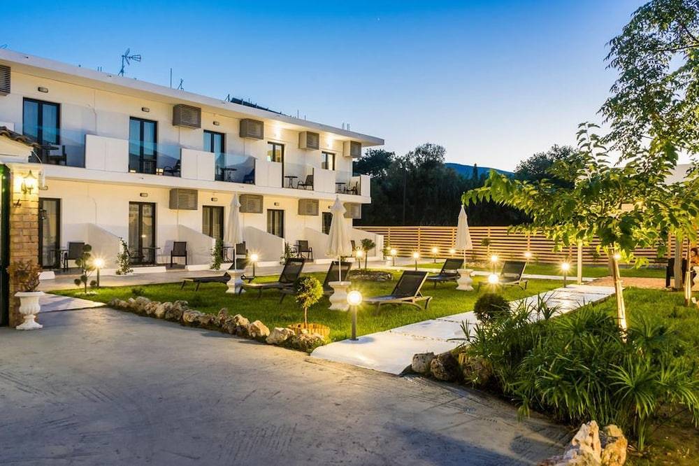 Rooms 48 by Zante Plaza 1