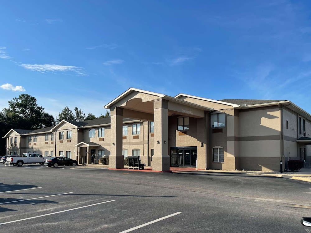 Country Inn & Suites by Radisson, Midway - Tallahassee West 1