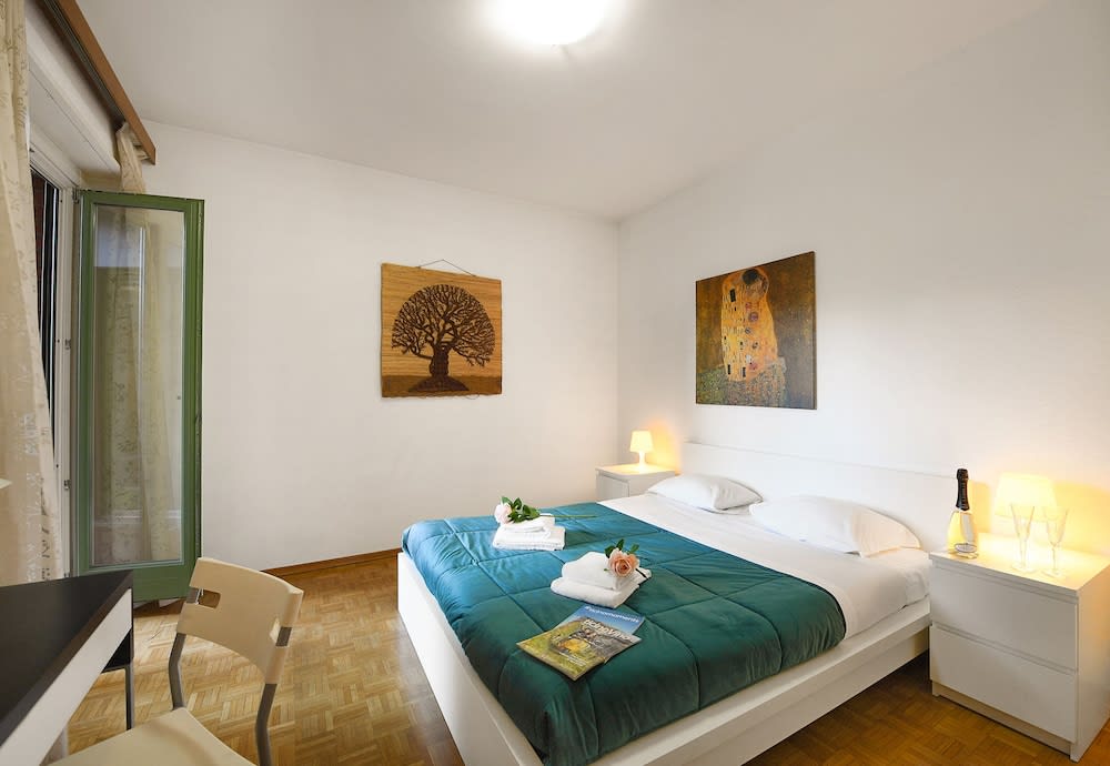 Santiago Home - Happy Rentals 2