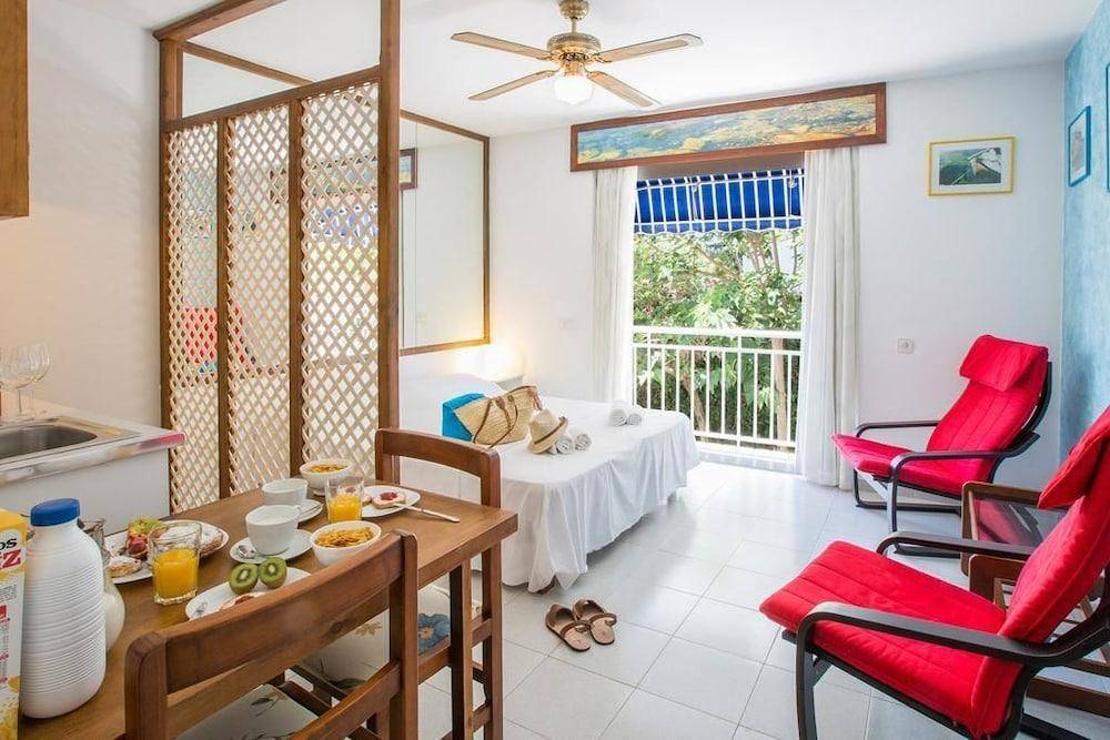 Estel Blanc Apartaments - Adults Only 1