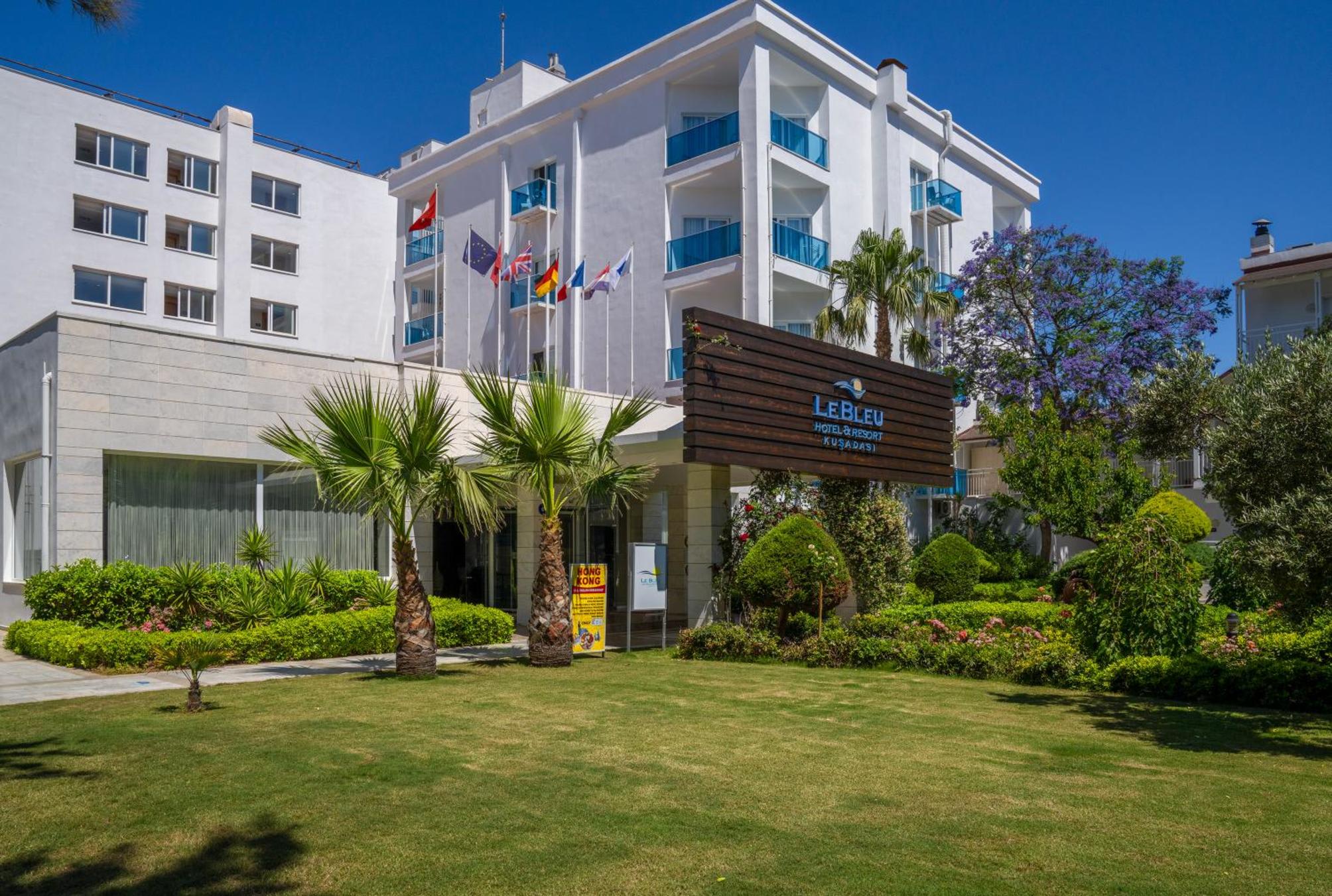 Le Bleu Hotel & Resort Kusadasi 1
