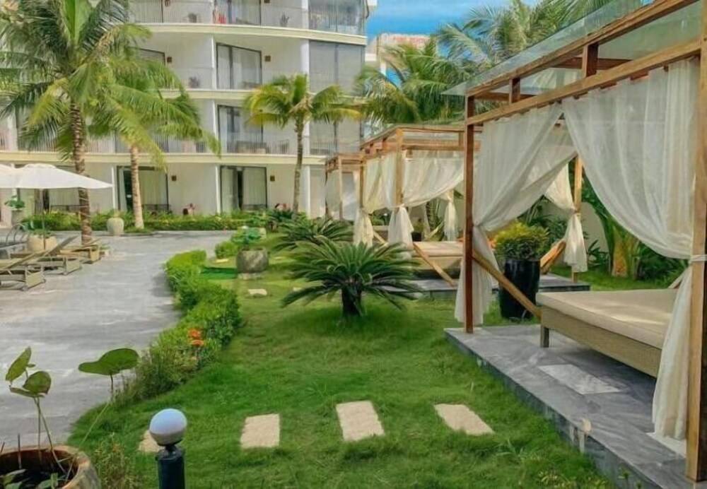 The Palmy Luxury Beach Phu Quoc 2