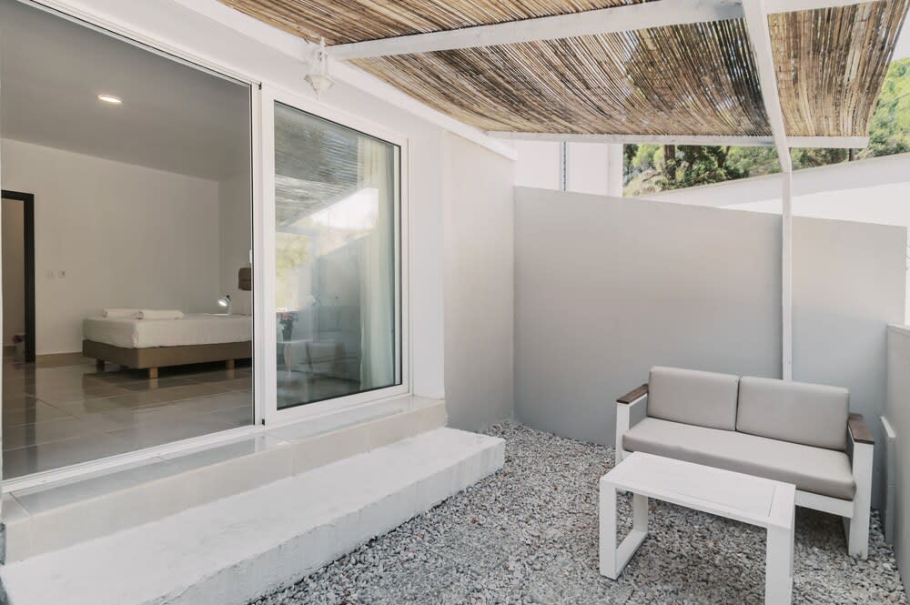 Bamboo Suites Hotel - Adults Only 2