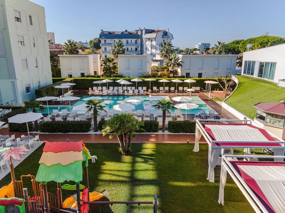 Domino Suite Hotel & Residence 1