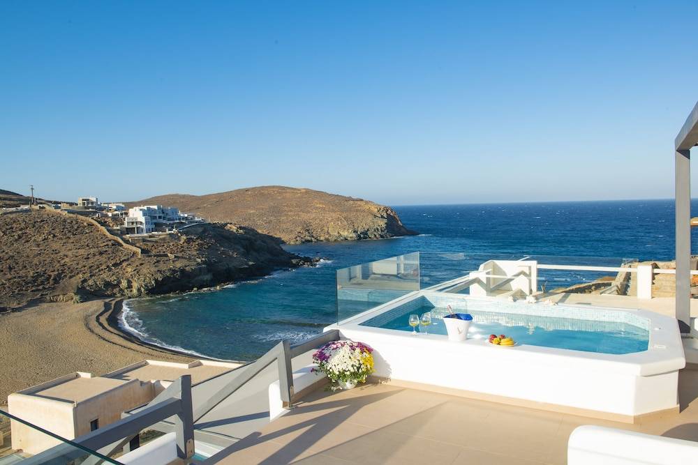 Myrsini's Luxury Suites 1