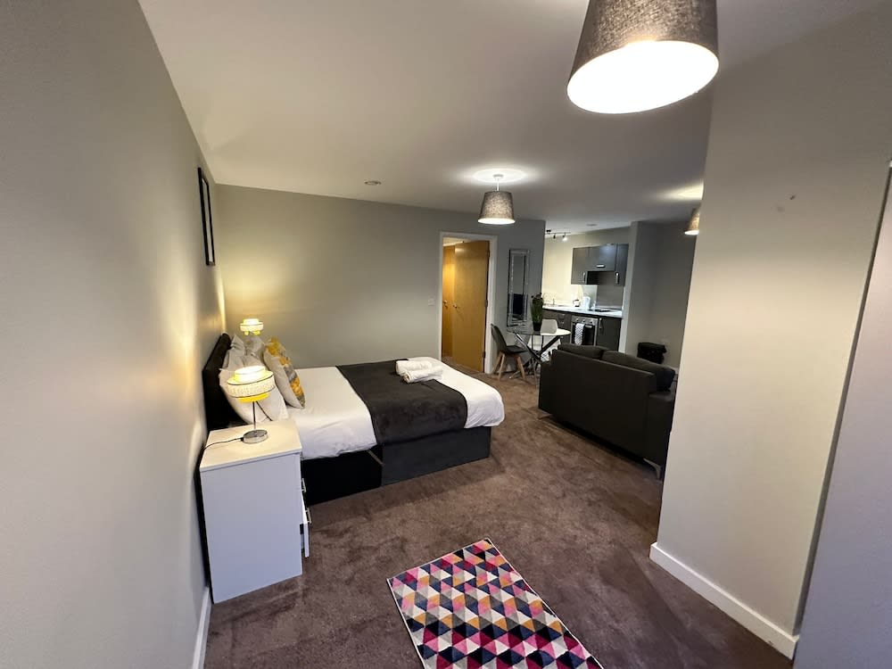 Adelphi Wharf Apartments by Beehosting 2