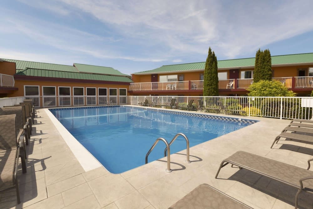 Days Inn by Wyndham Penticton Conference Centre 1