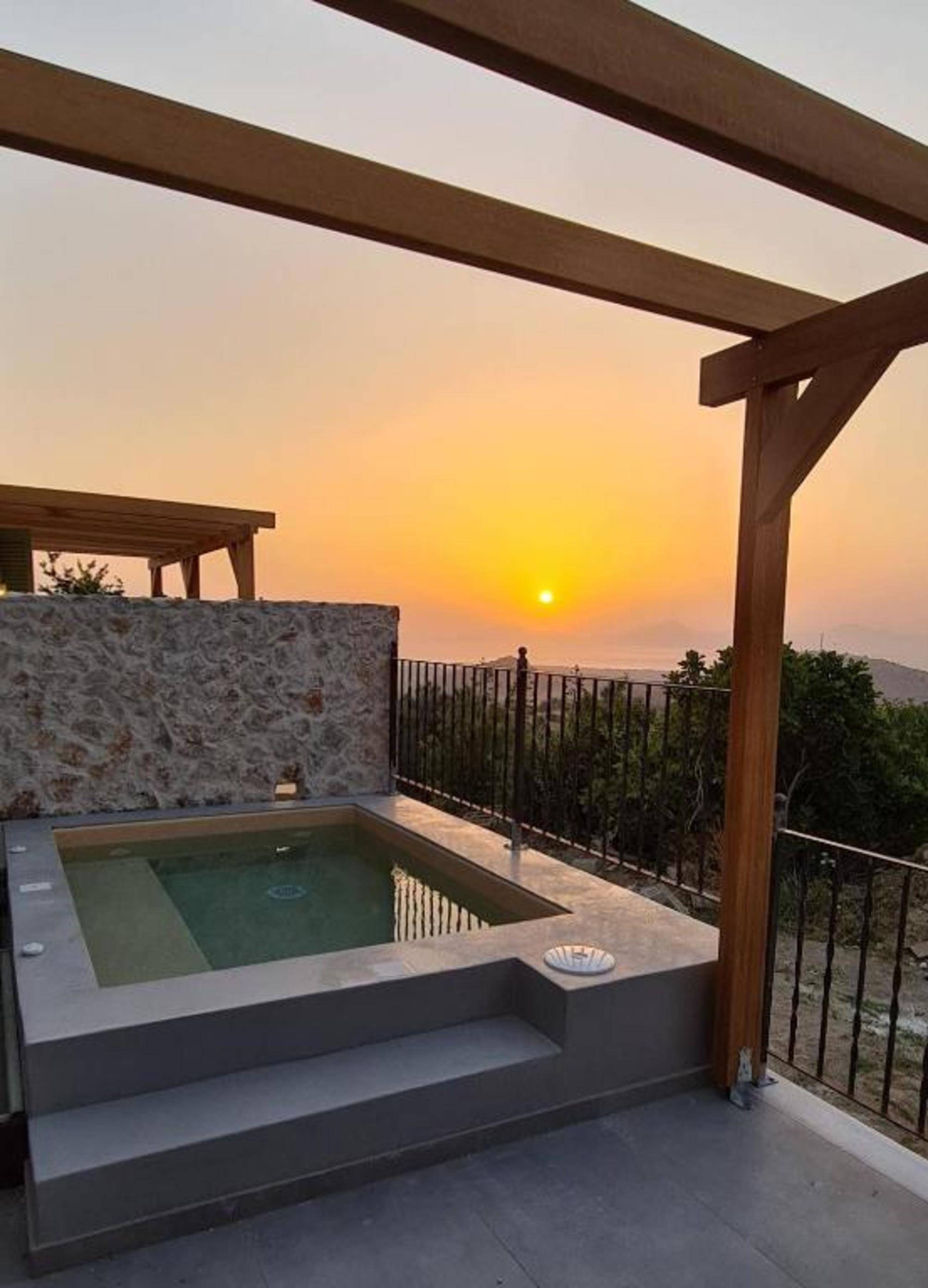 Villa Rosa - Luxury Villas with Panoramic Views 1