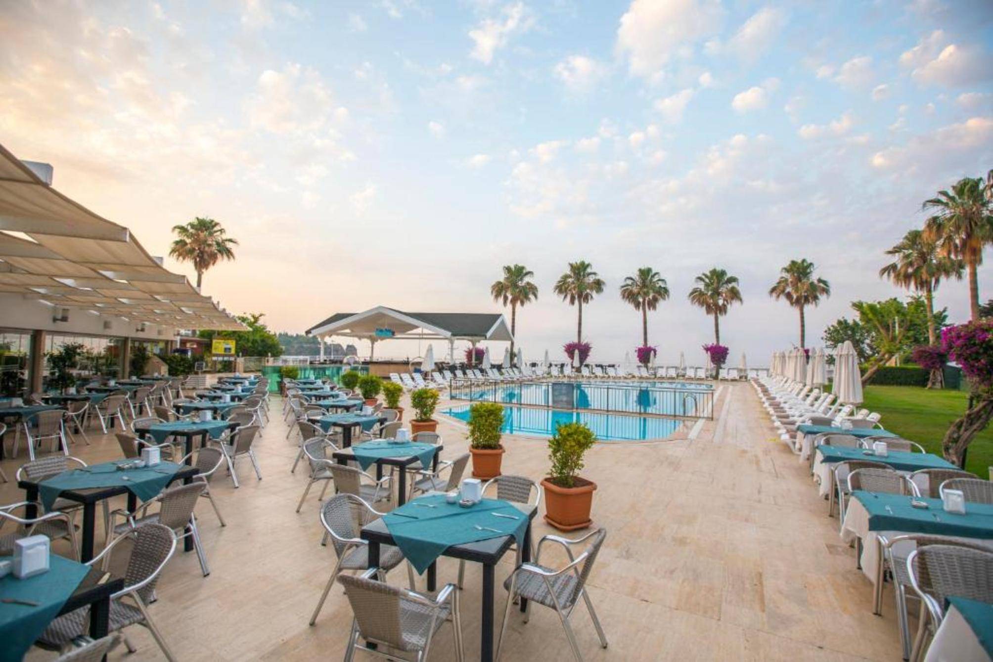 Falcon Hotel 2