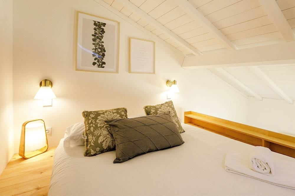 Vila Burgães by LovelyStay 2