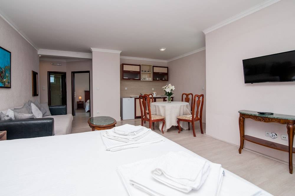 Open Sea Apartments 1