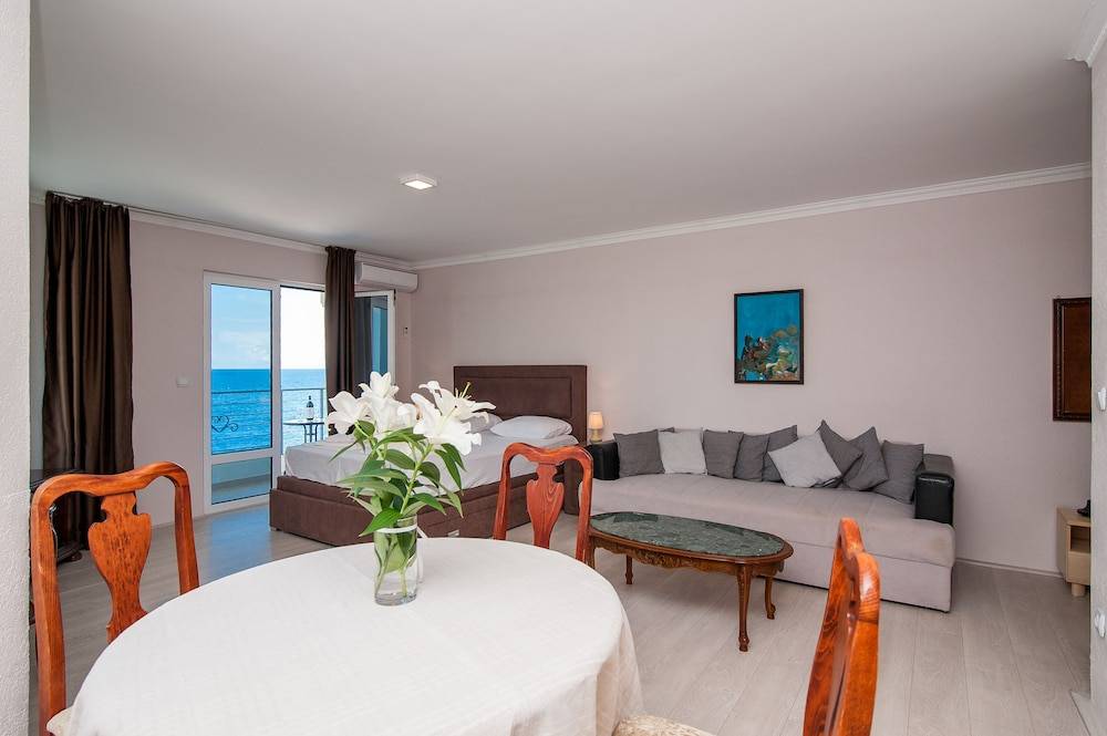 Open Sea Apartments 2