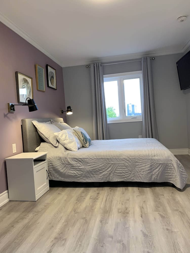Ambiance By The Falls B&B 2