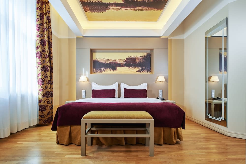 Opera Hotel 1