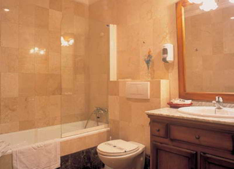 Aparthotel Bahia Pinosol 2