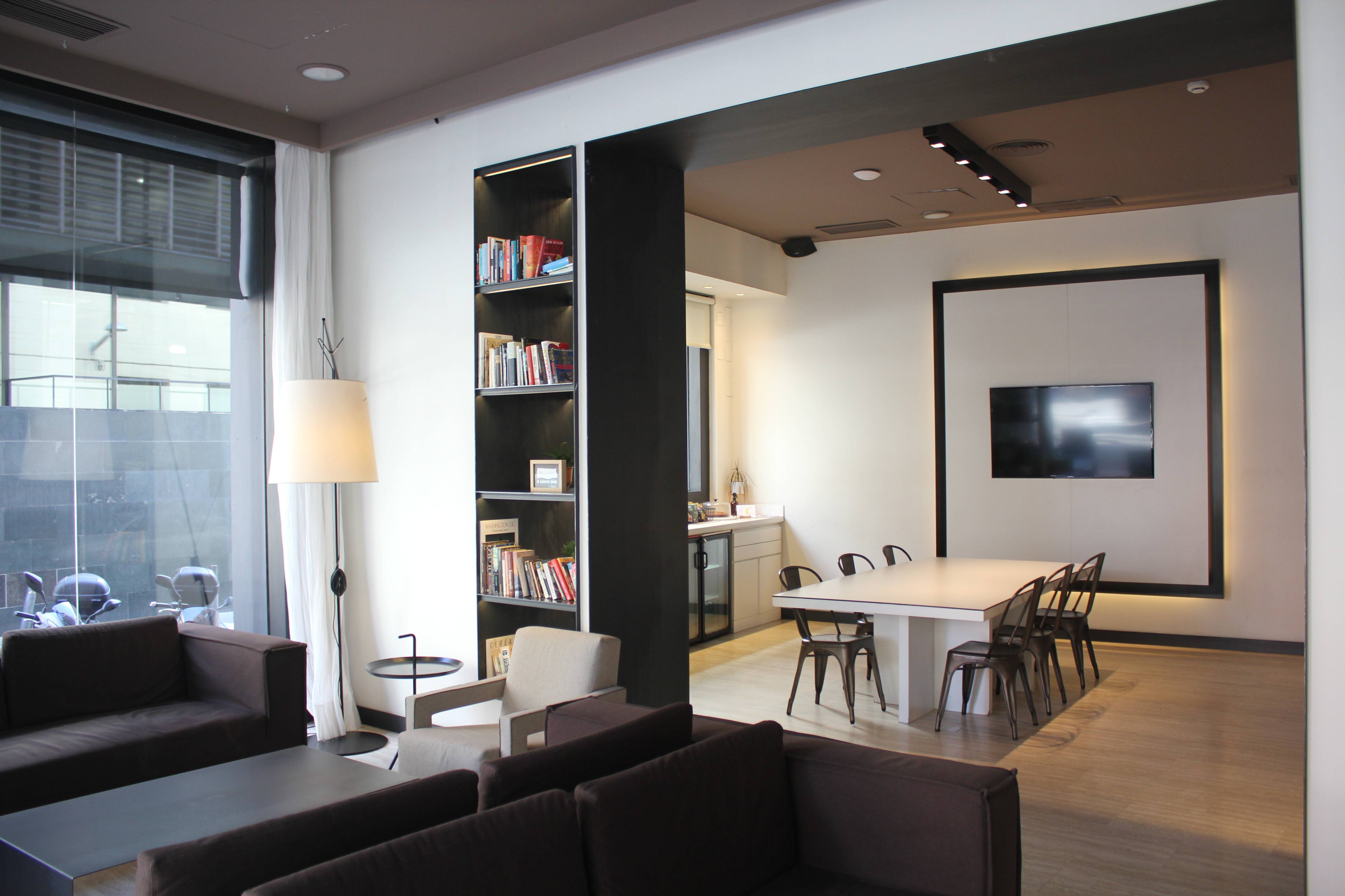 Pol & Grace Hotel 2