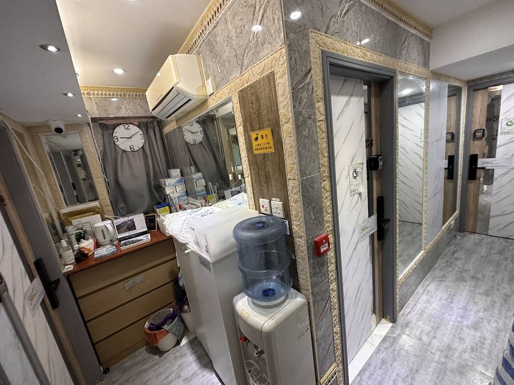 T A B Hotel 2