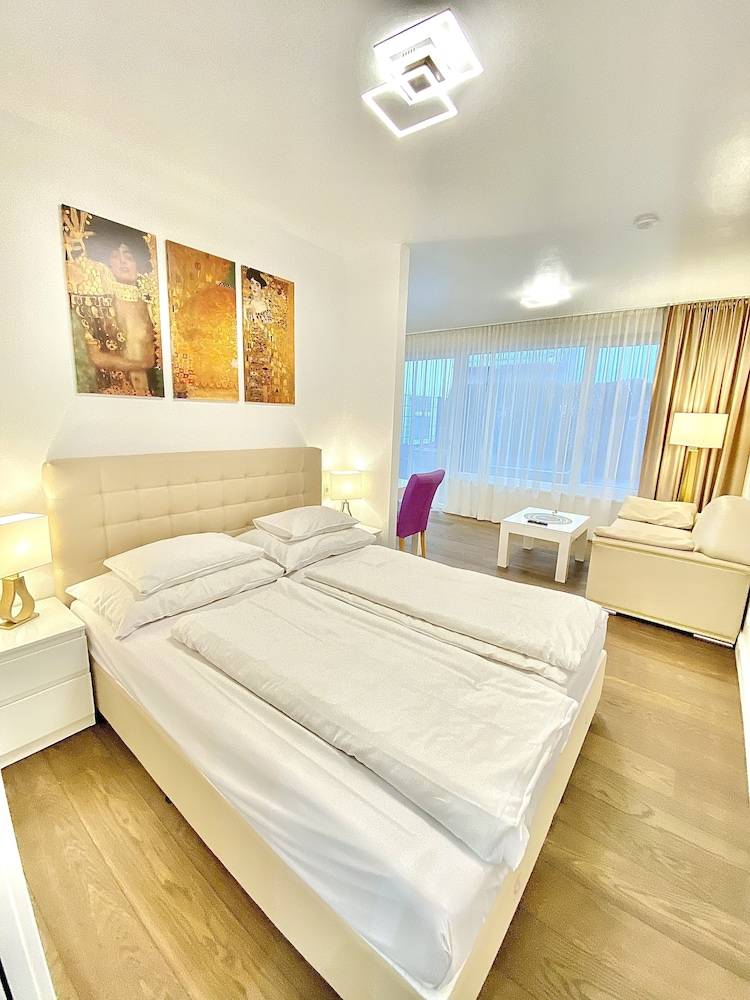 Vienna International Living 2