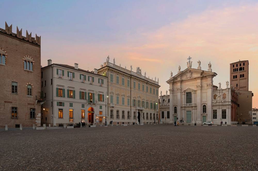 Cà Uberti Palace Hotel, MantegnaHotels 1