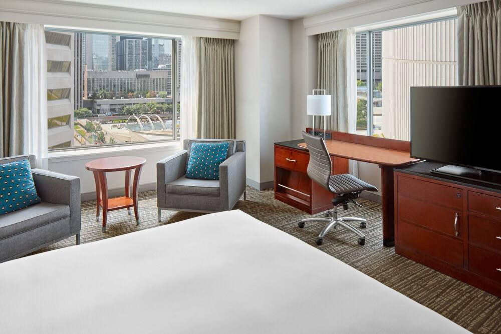Marriott Downtown at CF Toronto Eaton Centre 1