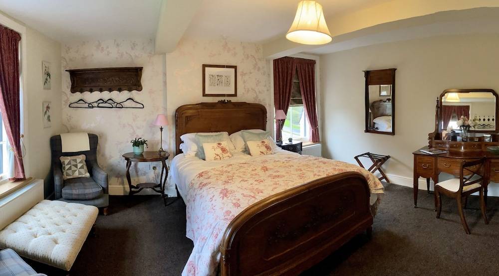Eagle House - Award Winning B&B and Apartment 2
