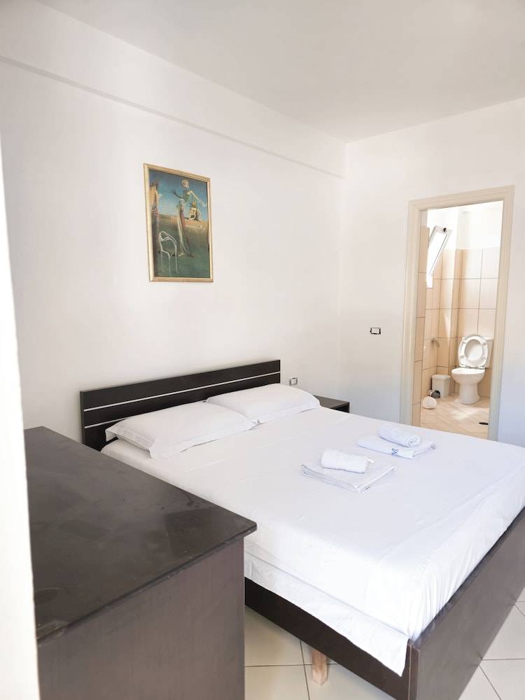 Azure Hotel Dhermi 1