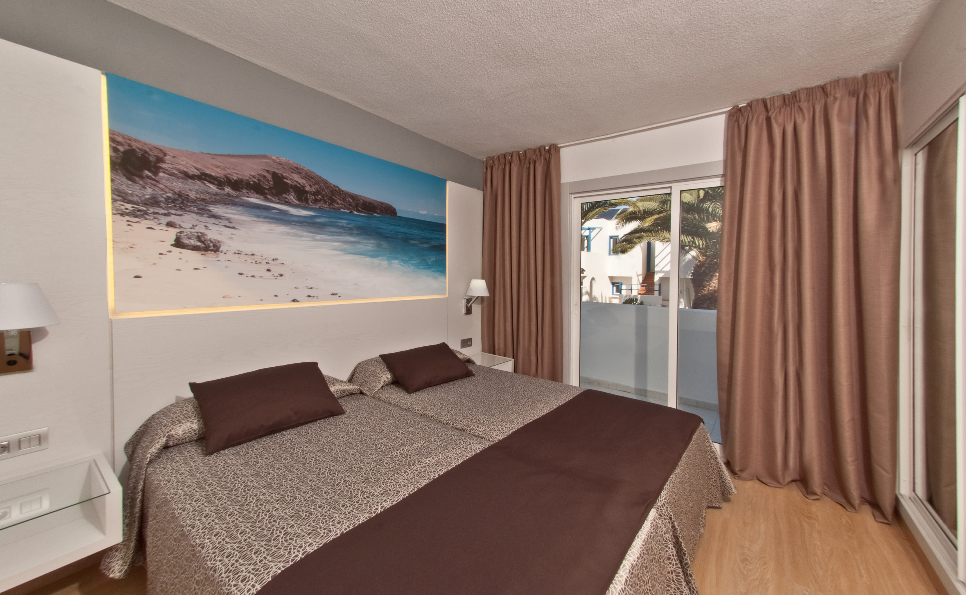 HL Paradise Island 1