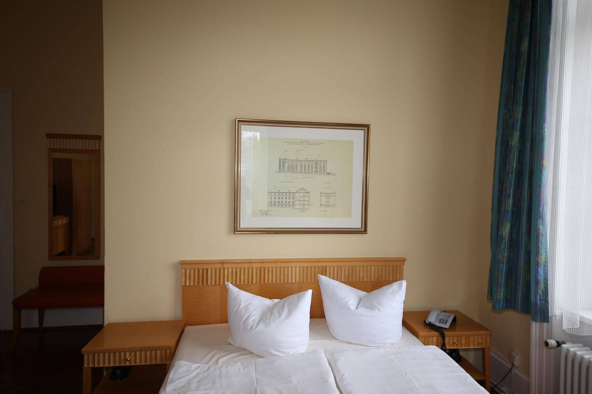 Villa Thea Hotel am Rosengarten 1