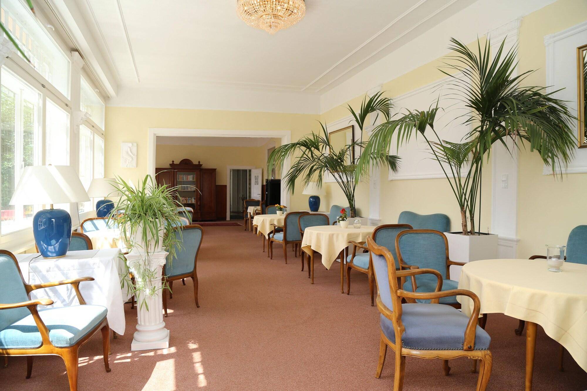 Villa Thea Hotel am Rosengarten 2