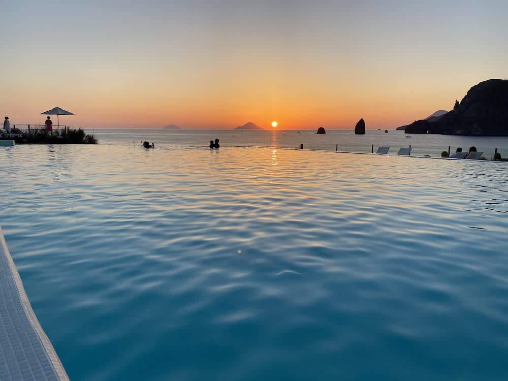 Therasia Resort Sea and SPA - The Leading Hotels of the World 1