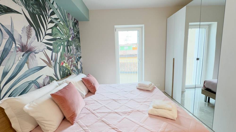 Farmont Seafront Flamingo Suite by Ca-Sa Check 1