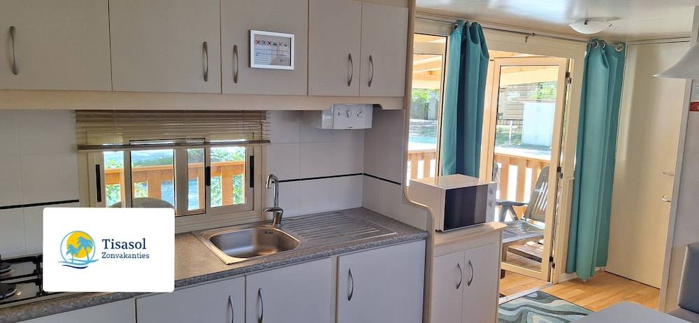 Comfortable Campsite-chalet G12 Tuscany Near sea 2