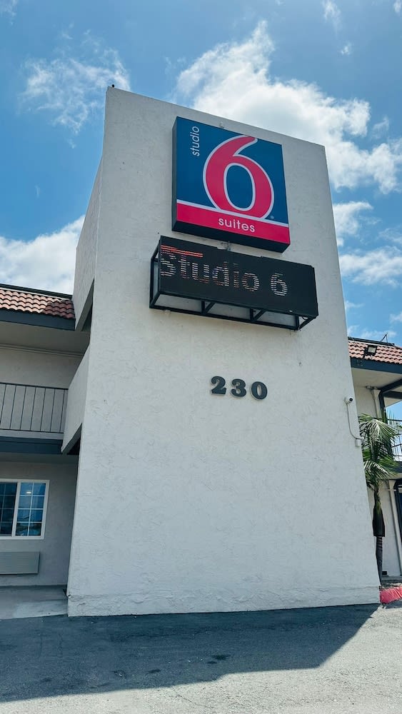 Studio 6 Suites San Ysidro, CA -San Diego South Bay 1